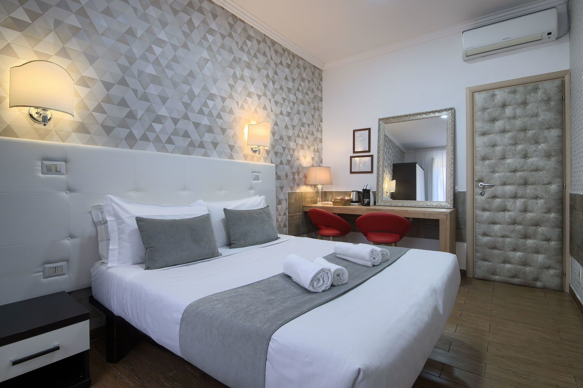 Domus Pietro Inn Rzym Zewnętrze zdjęcie